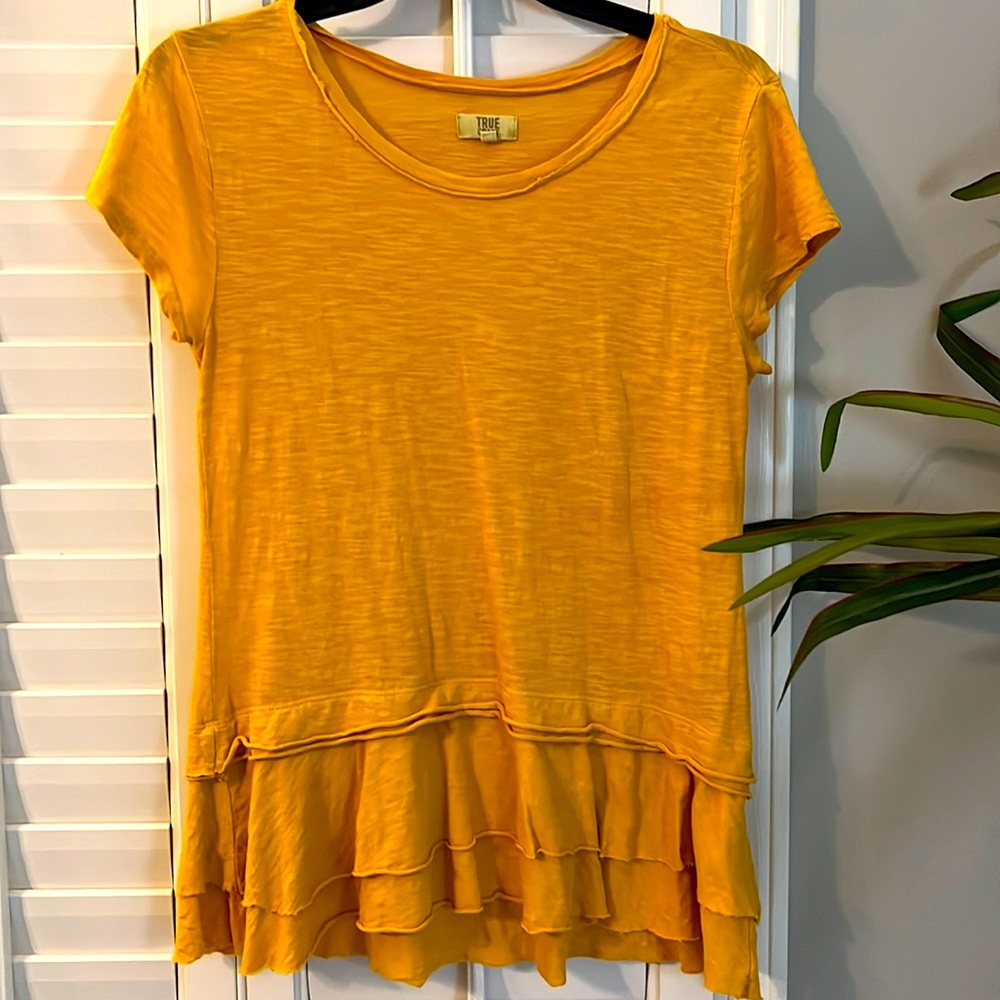 XS ruffle hem True Craft top
